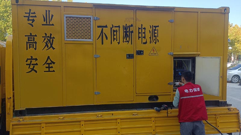 奎文柴油发电机组和UPS电源配合使用时，如何避免切换过程中的电力中断？